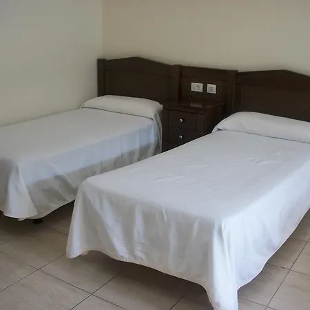 Aparthotel Triana Ii *
